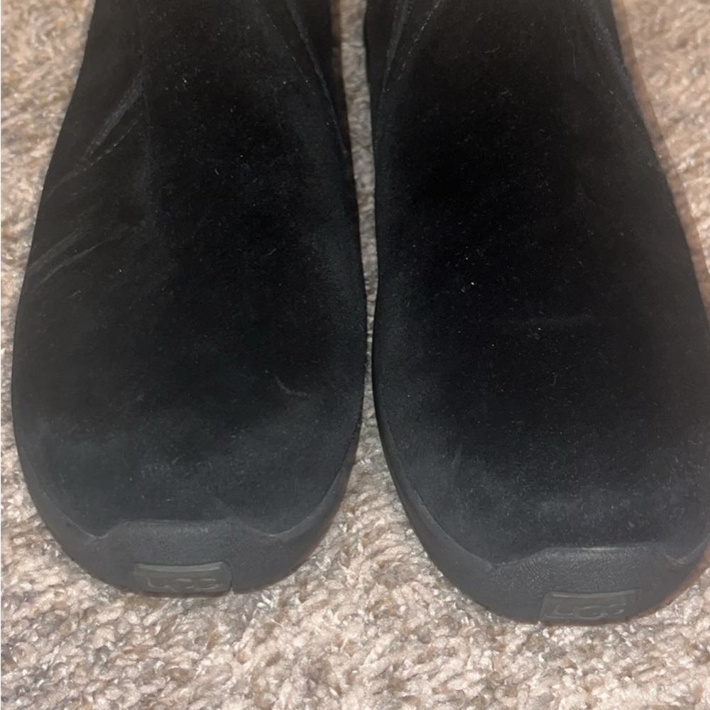 Uggs - Picture 2 of 3